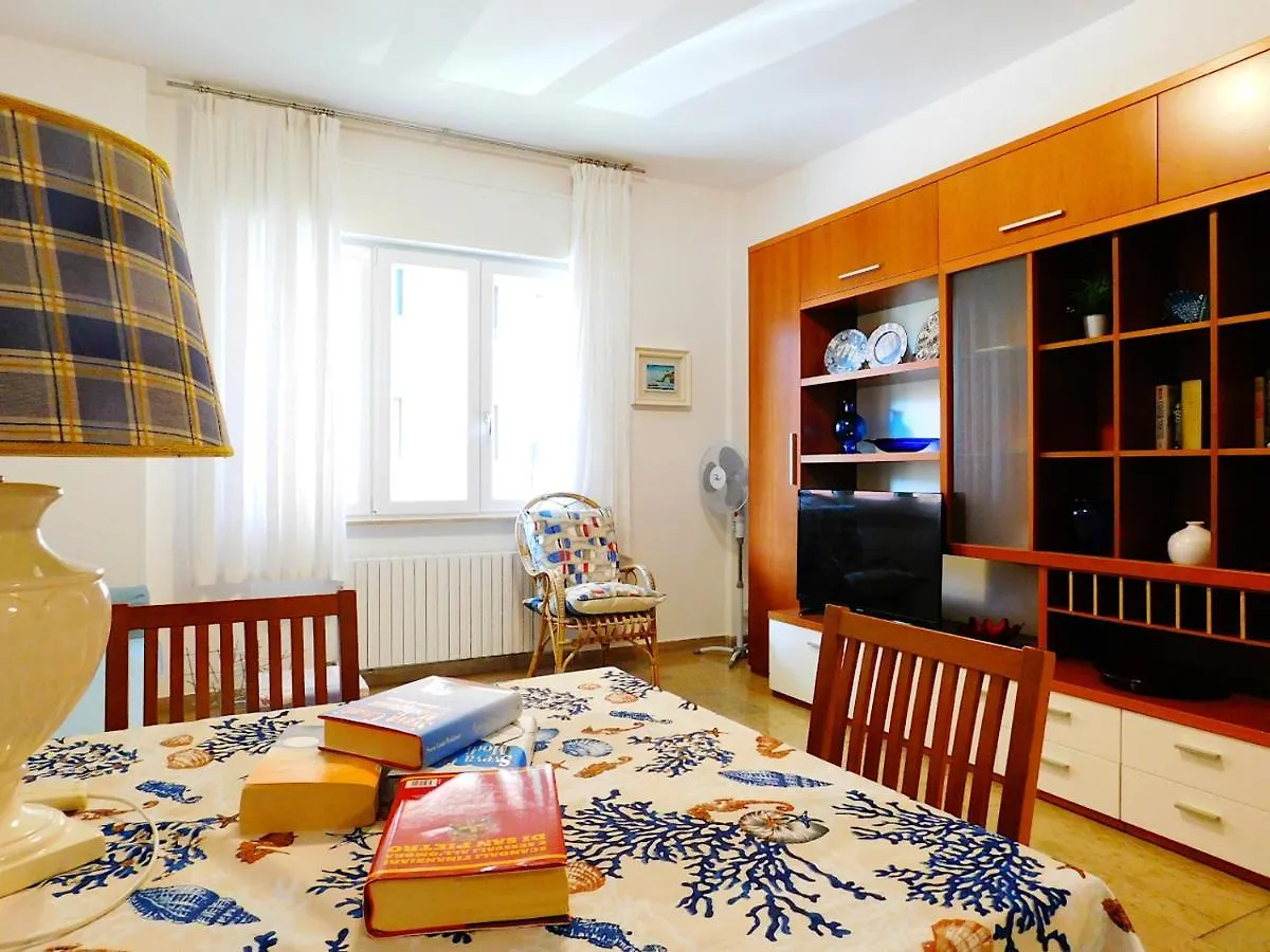 Fantastico Appartamento In Centro, Levanto Italie
